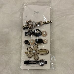 NWT Elegant Gold and Black Hair Clip Set